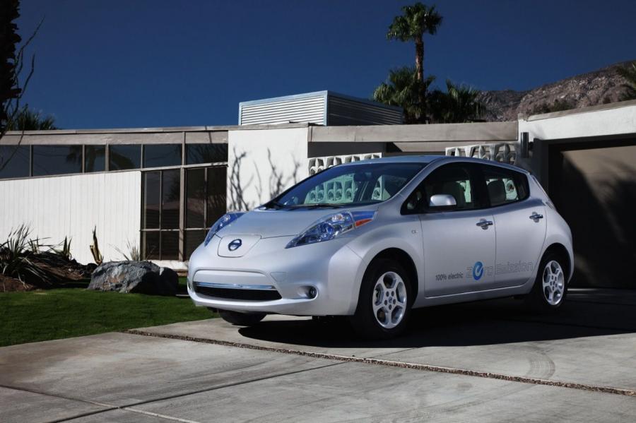  Nissan Leaf 2012 года  (фото 27 из 45)